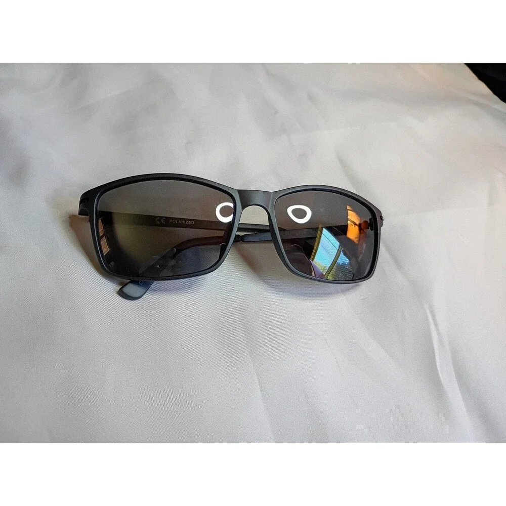 Foster Grant Polarized Sunglasses Matte Black Gray Lenses NS1119